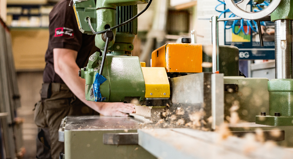 Mitarbeiter von Dieter Seng in der Schreinerwerkstatt Petersberg.